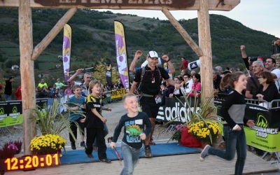 Ambiance et joie sous l'arche des Templiers